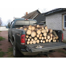 Дрова колотые в прицепе Гора