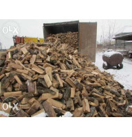 Дубові дрова колоті з доставкою складометрами зложені по області Бородянка