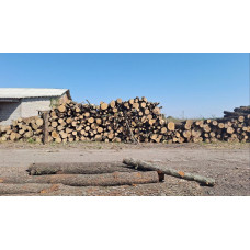 Дубові дрова складені якісно. Фото до доставки.  Калита