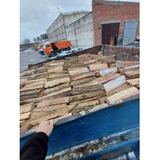 Дрова дубовые, ясень, сосна оптом и в розницу с доставкой Пухівка