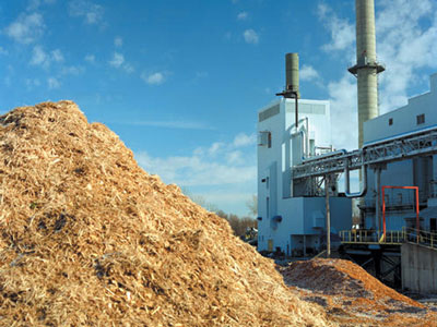 Чи можна опалювати будинок деревною щепою: плюси та мінуси